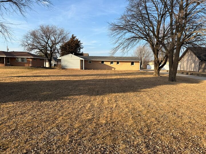 Property Photo:  2750 25th Ave N  IA 50501 