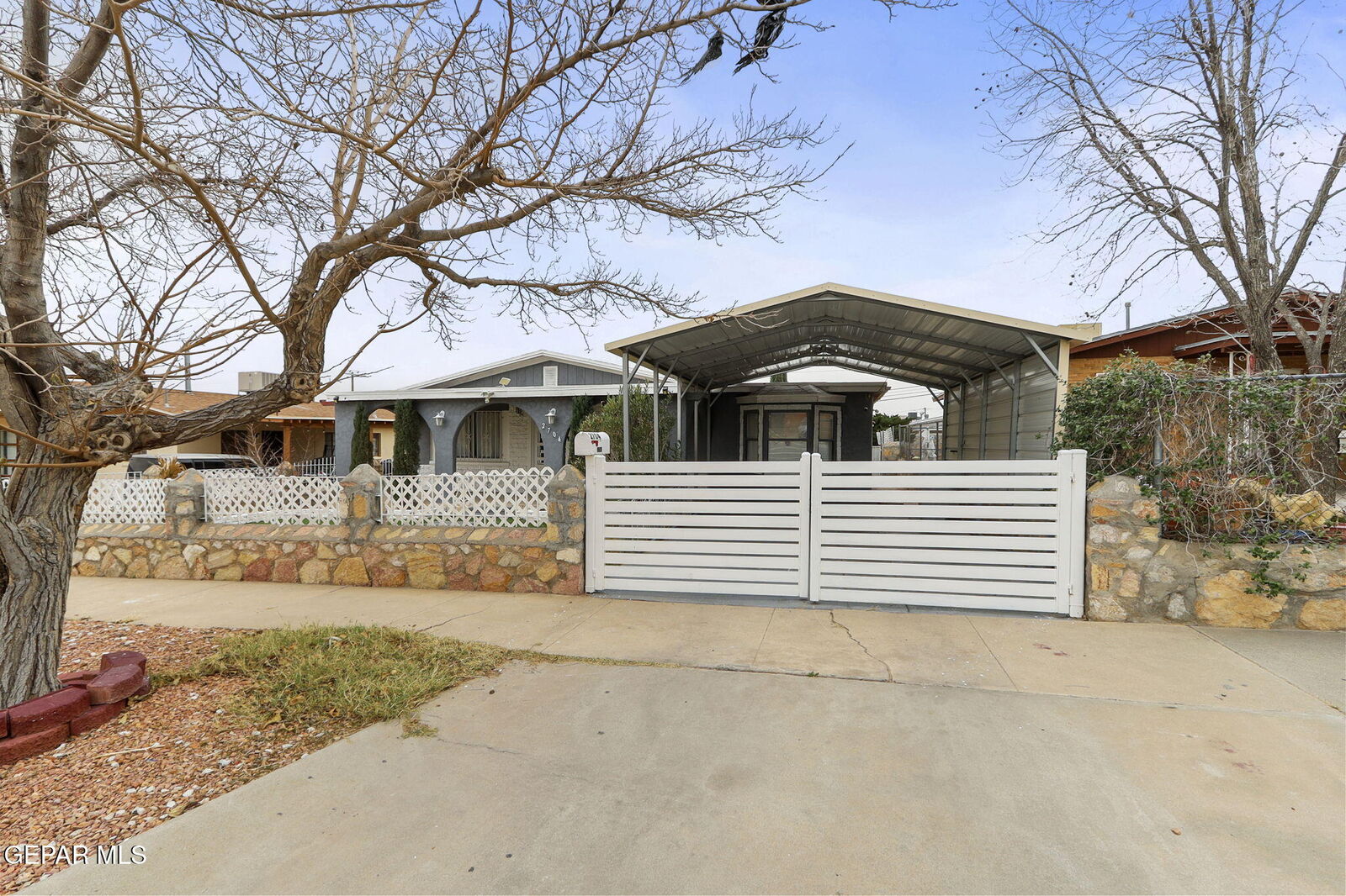 Property Photo: 2704 McKinley Avenue TX 79930