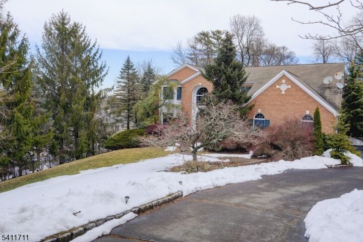 Property Photo:  18 Tree Top Ln  NJ 07928 