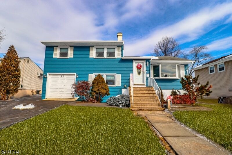 Property Photo:  20 Alastair Pl  NJ 07067 