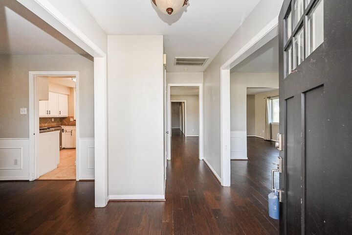 Property Photo:  6555 Grovewood Lane  TX 77008 