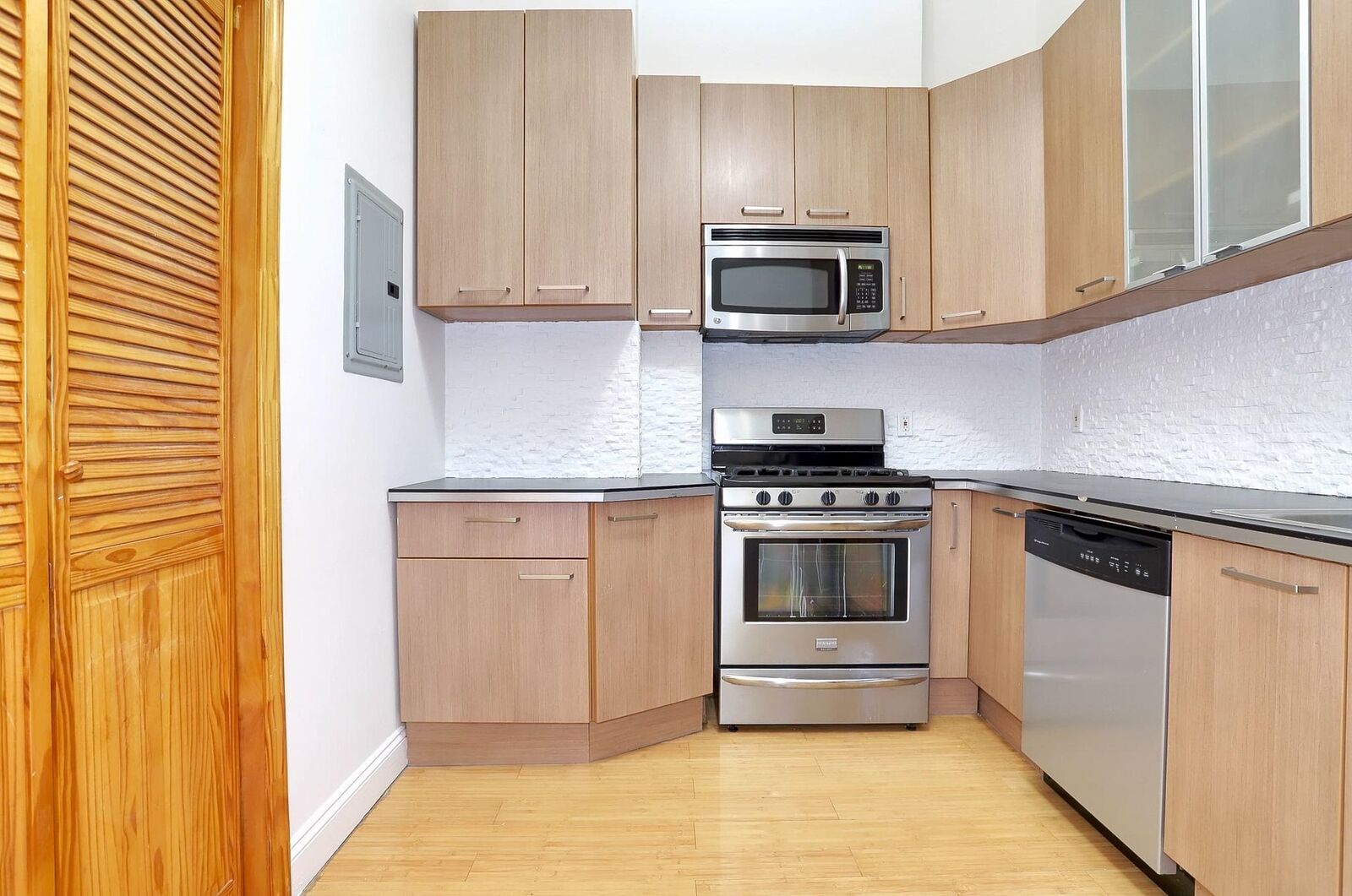 Property Photo: 410 Central Ave 3C NJ 07307