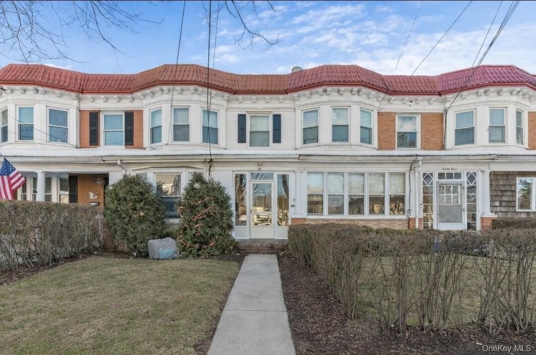 Property Photo:  22 Stephenson Boulevard 1st  NY 10801 