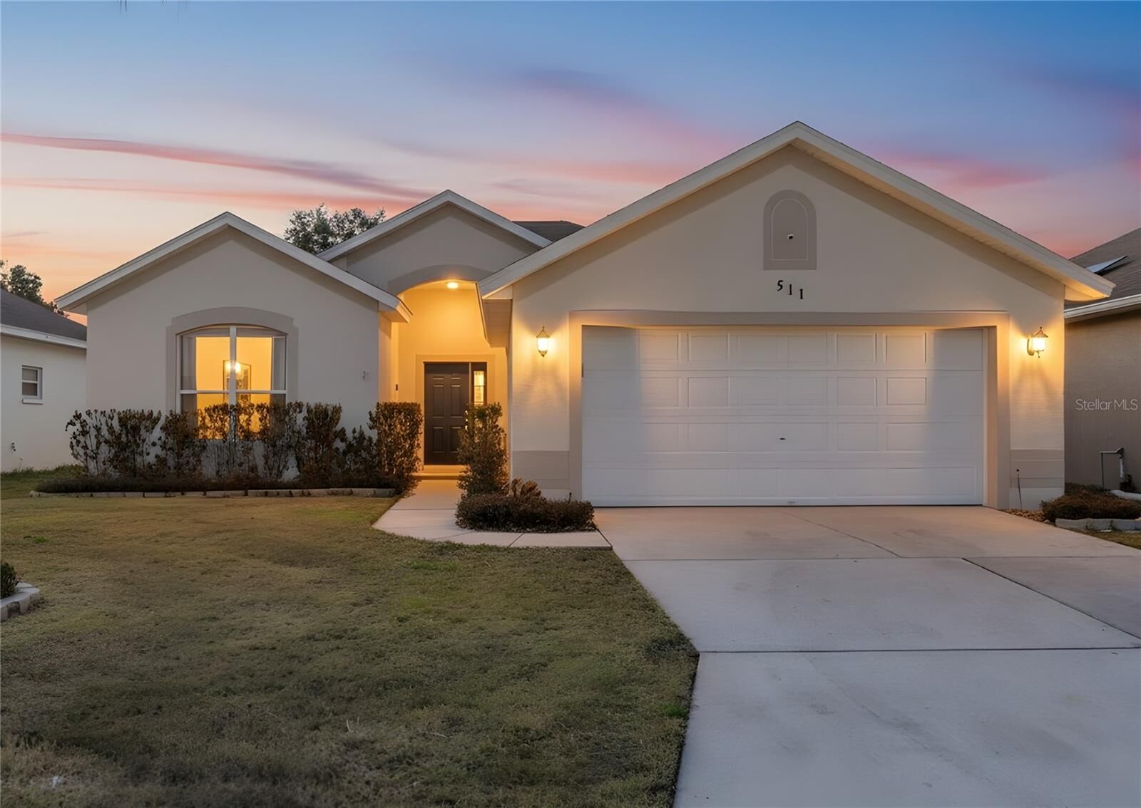 Property Photo:  511 Jaybee Avenue  FL 33897 