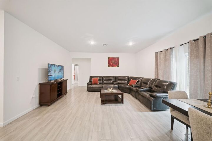 Property Photo:  1523 Zinnia Drive  FL 32725 