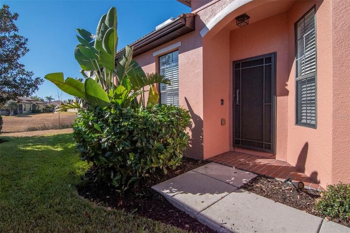 Property Photo: 125 Shell Falls Drive FL 33572