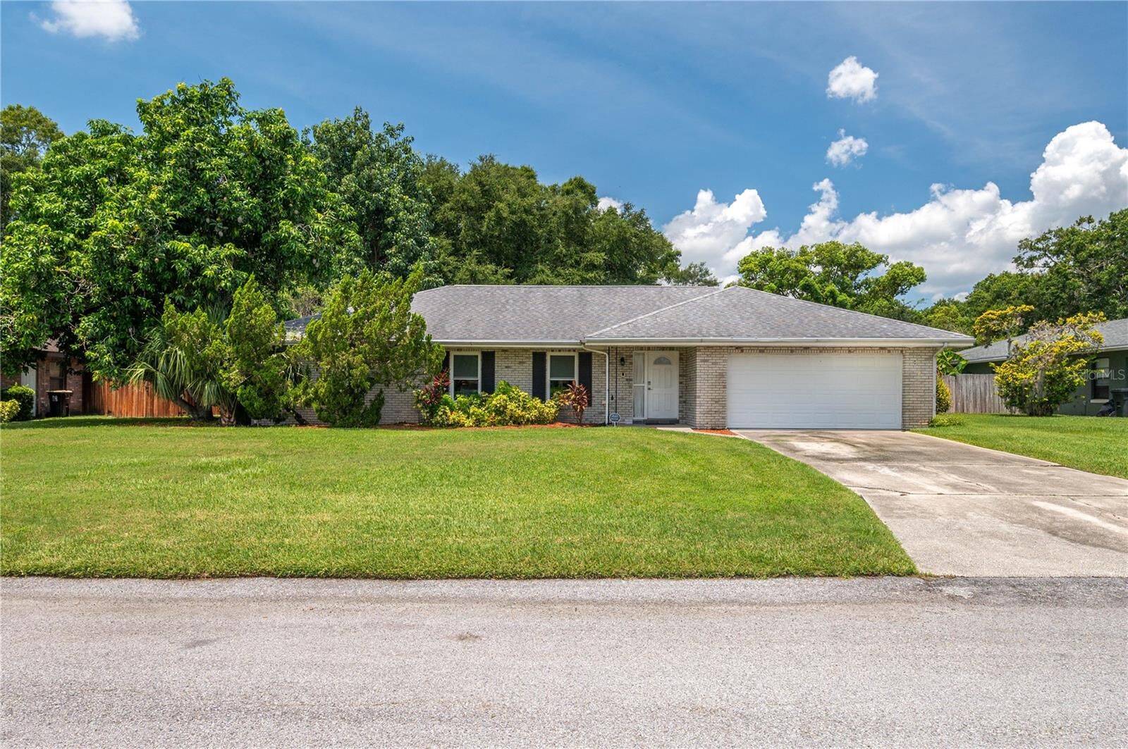 Property Photo:  305 Hernando Road  FL 33884 