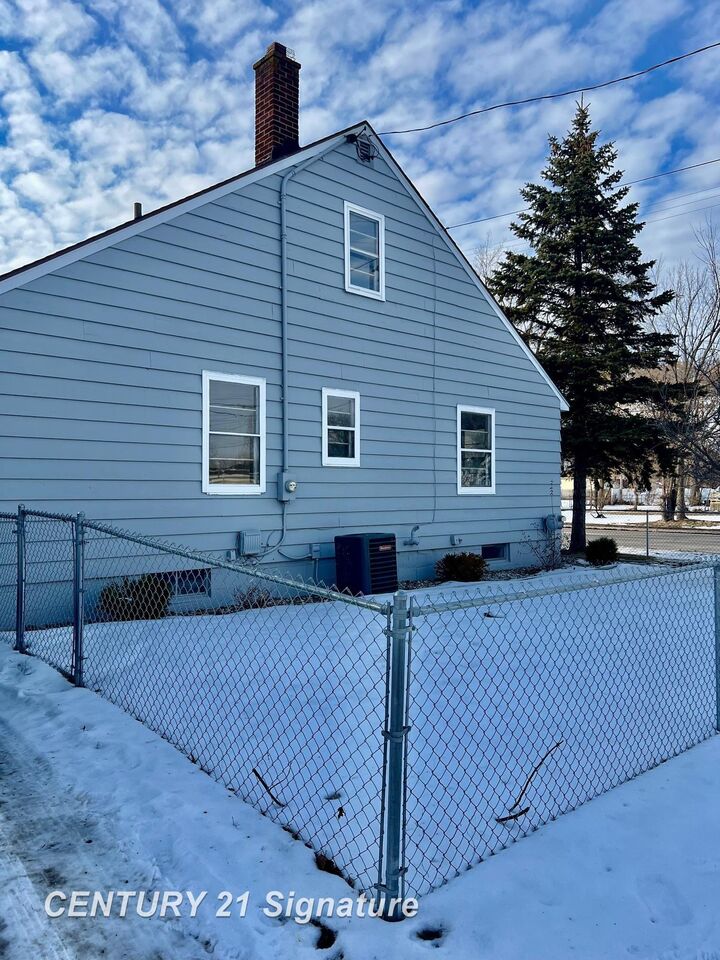 Property Photo: 603 Davenport Avenue MI 48602
