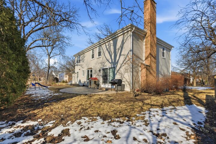 Property Photo: 321 Bittersweet Court IL 60193