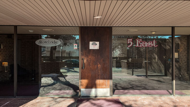 Property Photo: 5 E Carriageway Drive 201 IL 60429