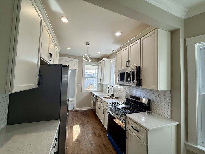 Property Photo: 1429 N Mason Avenue IL 60651