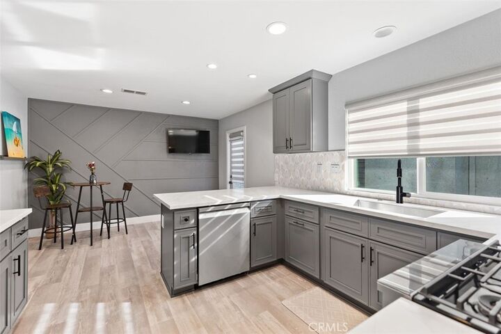 Property Photo:  9 Flaxwood  CA 92614 