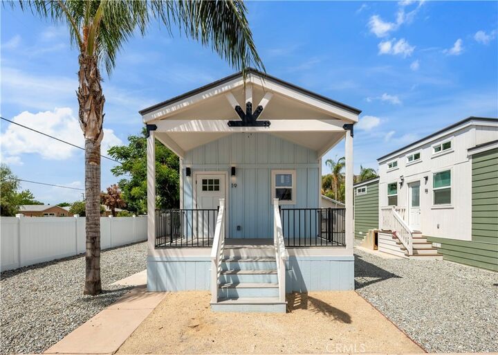 Property Photo:  501 S Mistletoe 19  CA 92582 