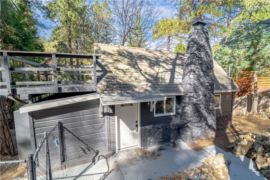 Property Photo:  982 Oak  CA 92325 