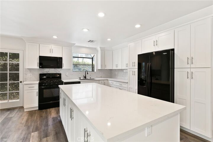 Property Photo:  6229 Platt Avenue  CA 91367 