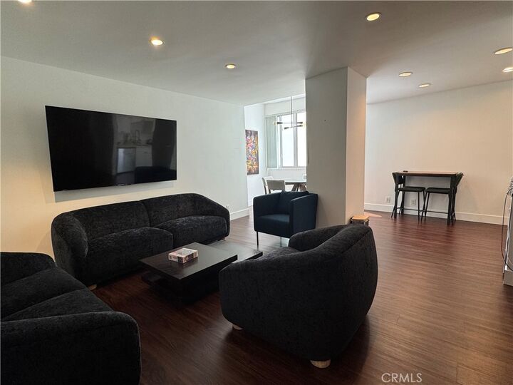 Property Photo:  7250 Franklin 1106  CA 90046 