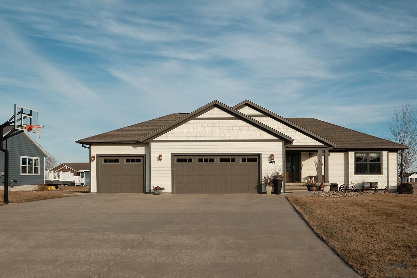 Property Photo: 1682 5th Ave SE IA 51250