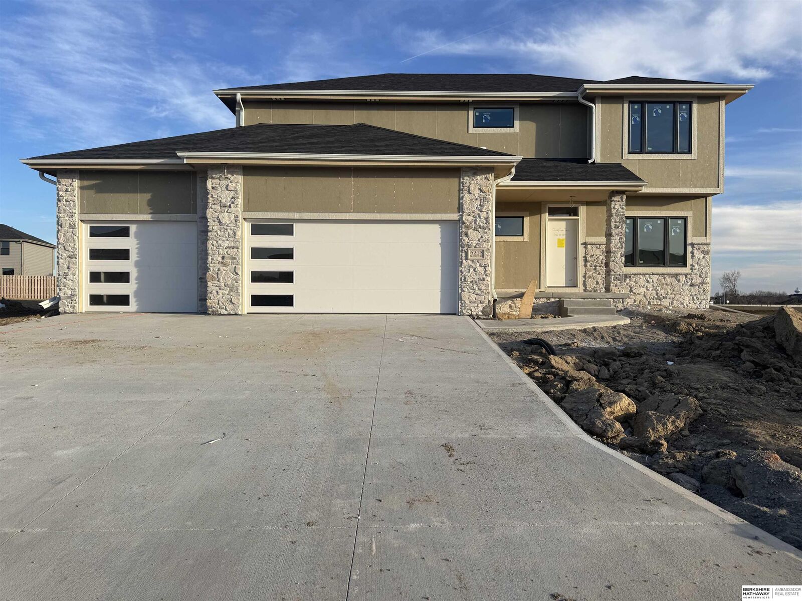 Property Photo: 6213 N 209 Street NE 68022