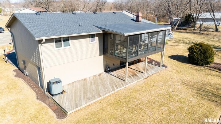 Property Photo: 9522 W Excalibur Court IL 61547