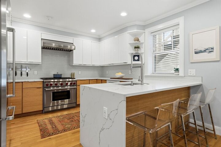 Property Photo:  140 Sumner Rd 1  MA 02445 