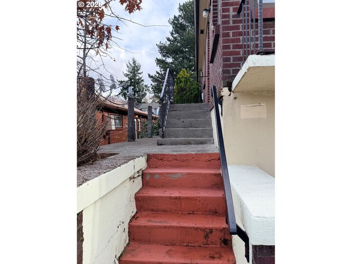 Property Photo: 7102 N Interstate Ave OR 97217