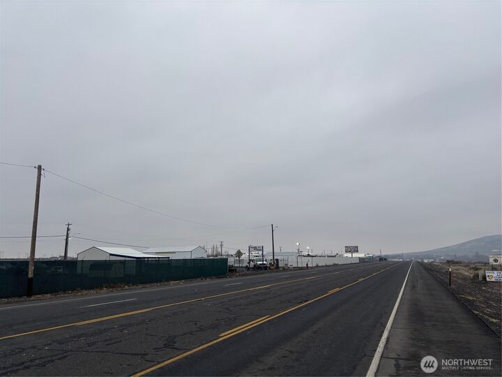 Property Photo: 1420 Basin Street NW WA 98823