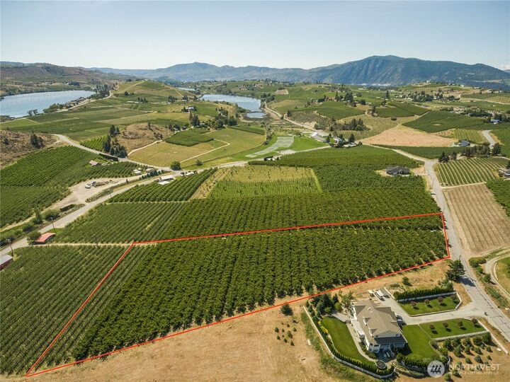 Property Photo:  950  Loop Avenue  WA 98831 