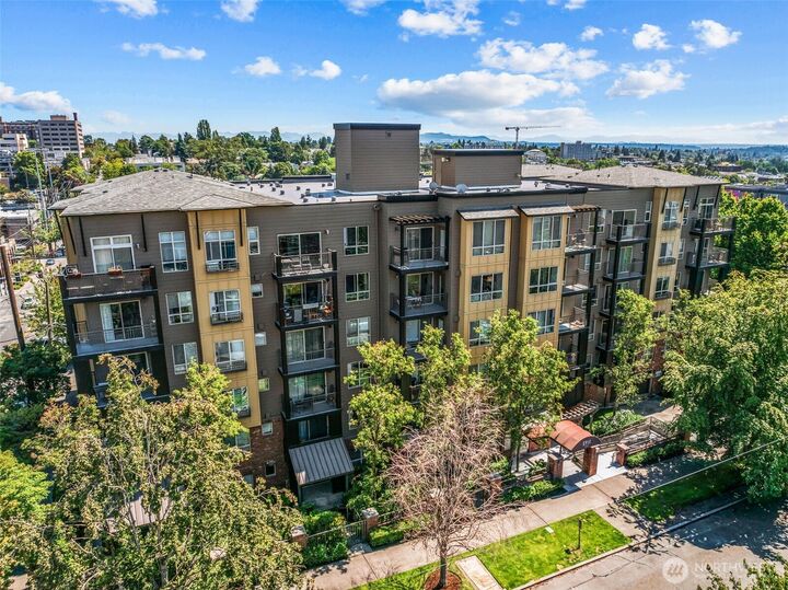Property Photo:  412  11th Avenue 206  WA 98122 