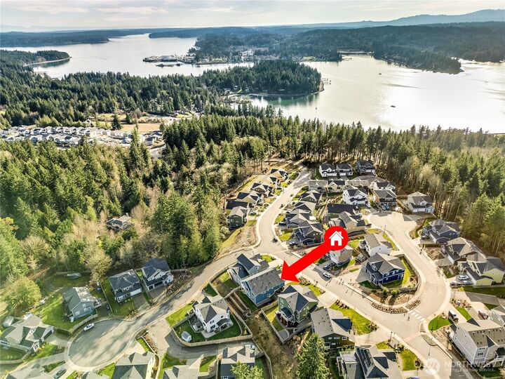 Property Photo: 17915 Sunrise Ridge Avenue NE WA 98370