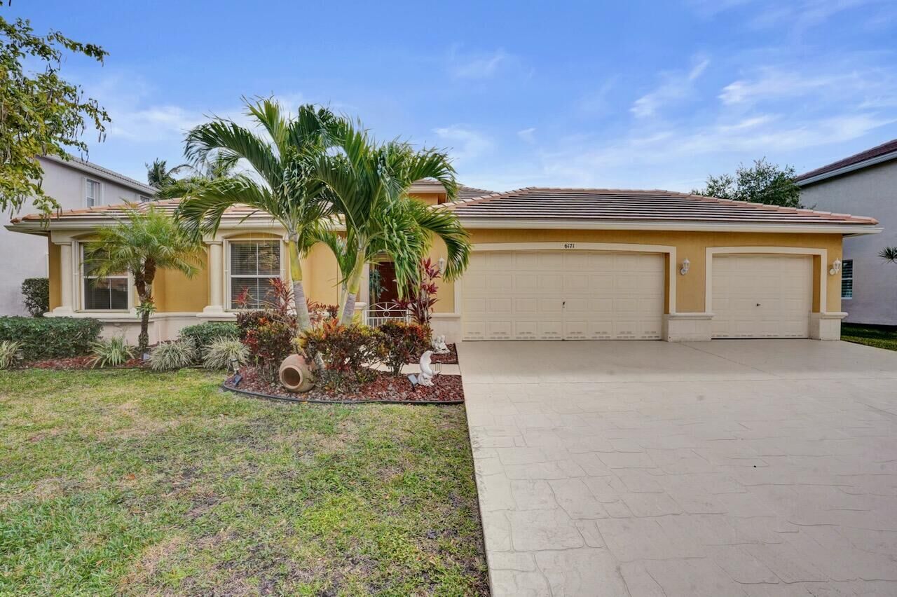 Property Photo:  6171 Shadow Tree Lane  FL 33463 