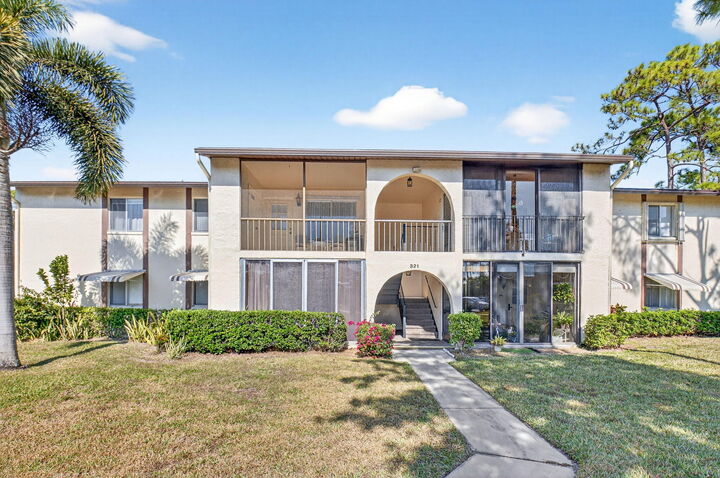 Property Photo:  321 Knotty Pine Circle C-2  FL 33463 