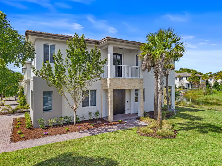 Property Photo: 511 Pioneer Way FL 33411