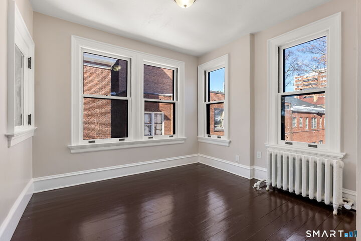 Property Photo:  360 Farmington Avenue 8  CT 06105 