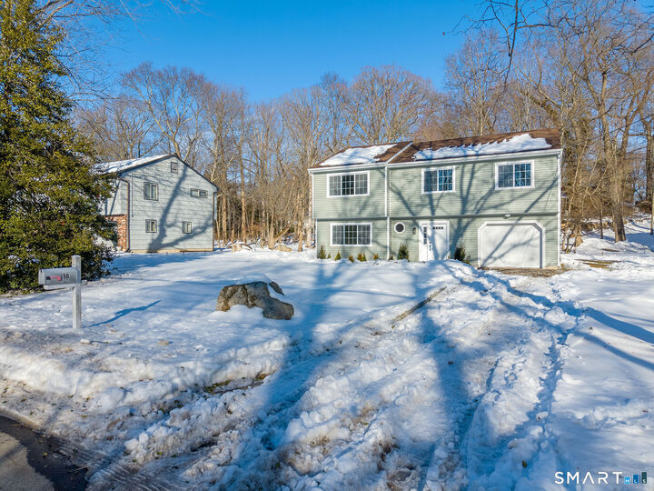 Property Photo:  18 Oakhill Avenue  CT 06854 