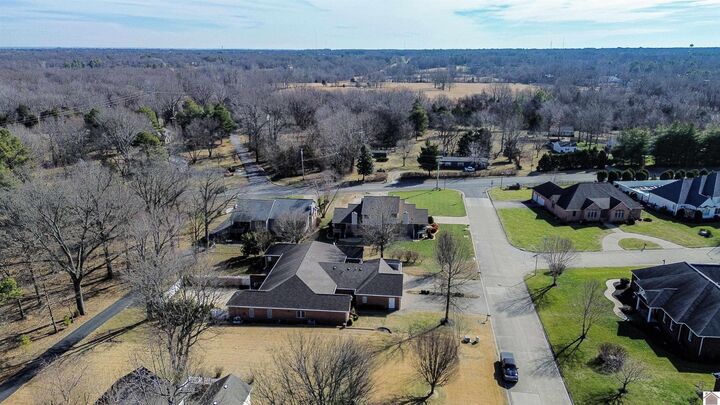 Property Photo: 6407 Gardenview Dr KY 42001