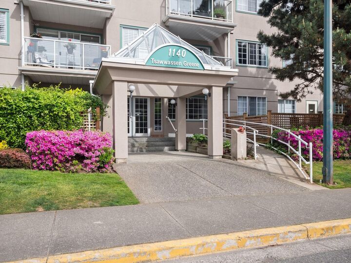 1140 55 Street 204 — photo 1