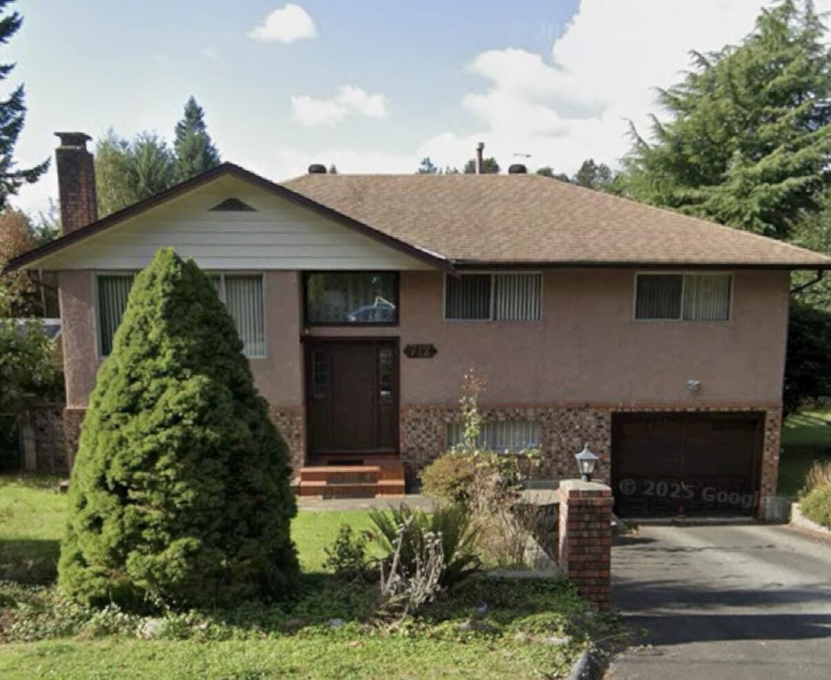 Property Photo:  712 Townley Street  BC V3J 4N1 