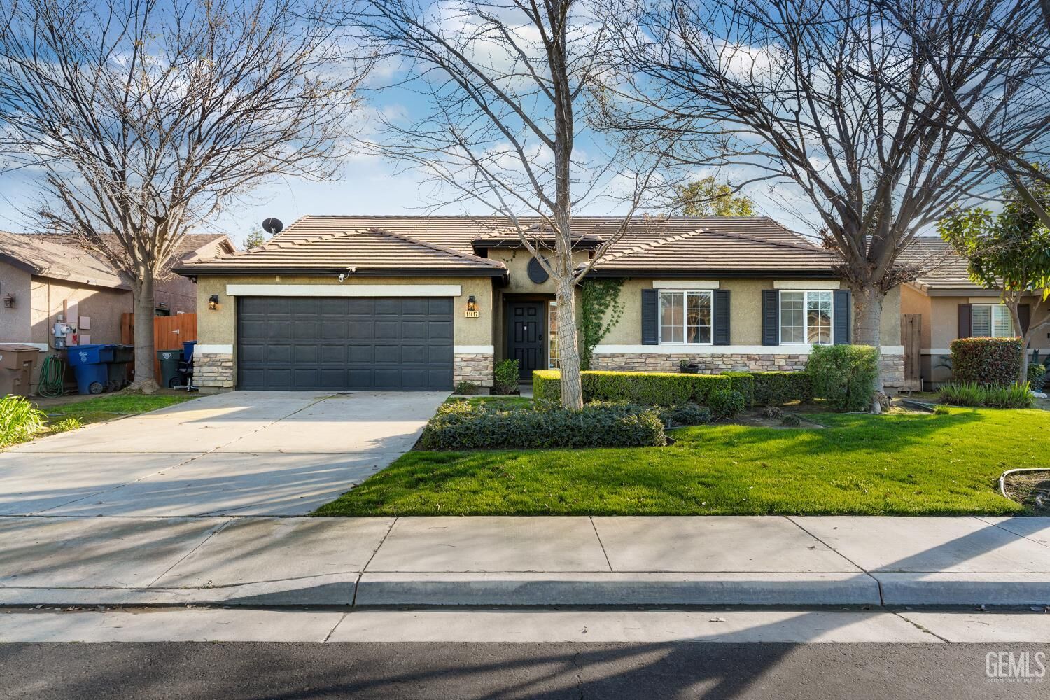 Property Photo:  11417 Eresma Drive  CA 93311 