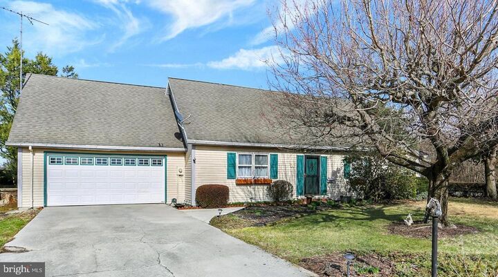 Property Photo:  202 Lindy Avenue  PA 17372 