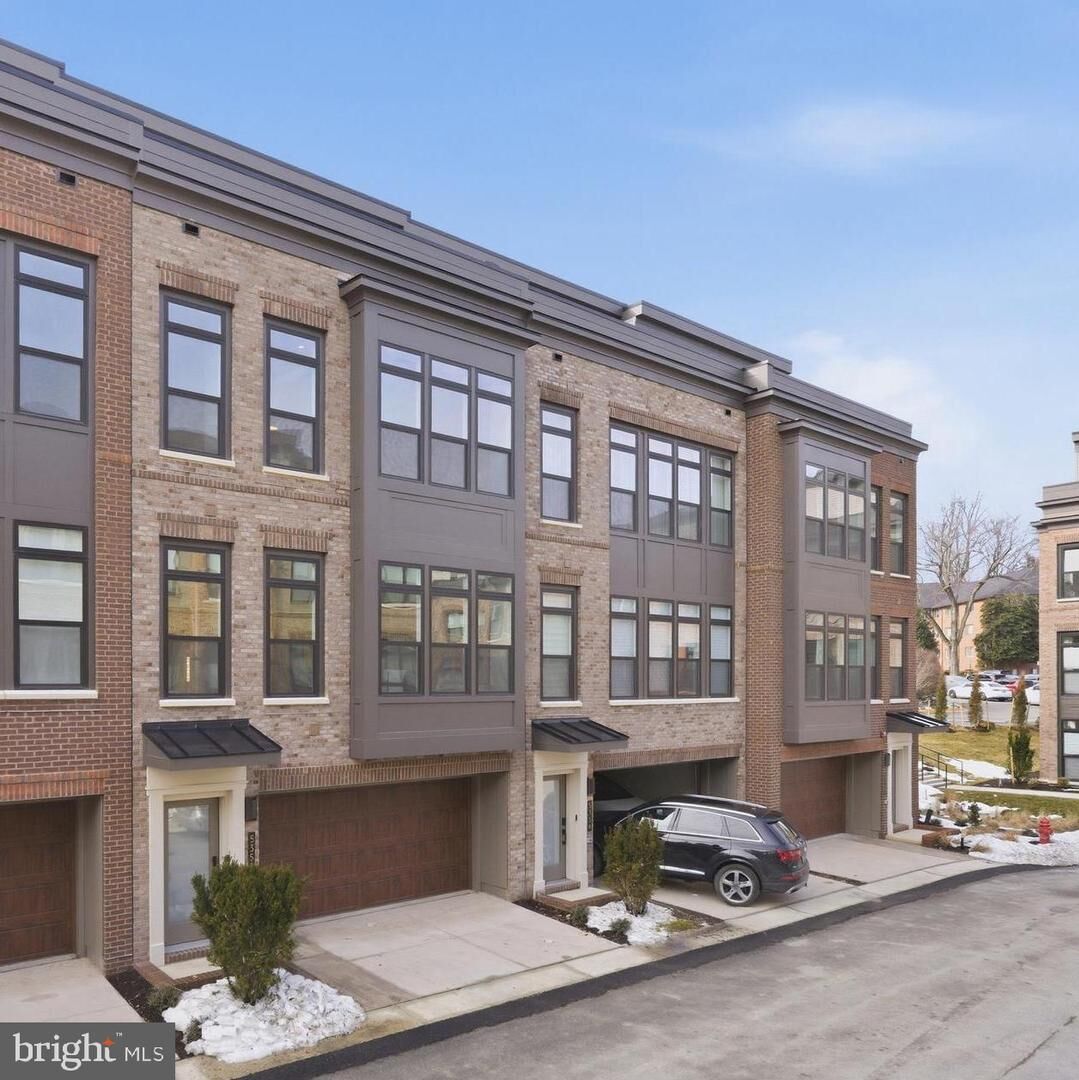 Property Photo:  5354 Zenith Overlook  MD 20816 