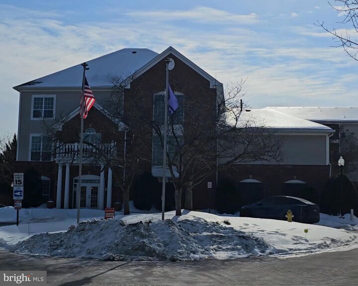 Property Photo:  4862 Eisenhower Avenue 158  VA 22304 