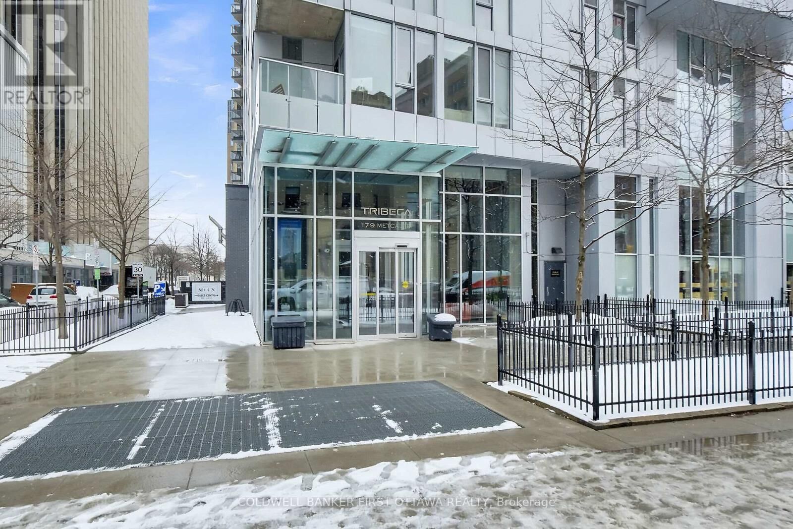 Property Photo: 179 Metcalfe Street 806 ON K2P 1P7
