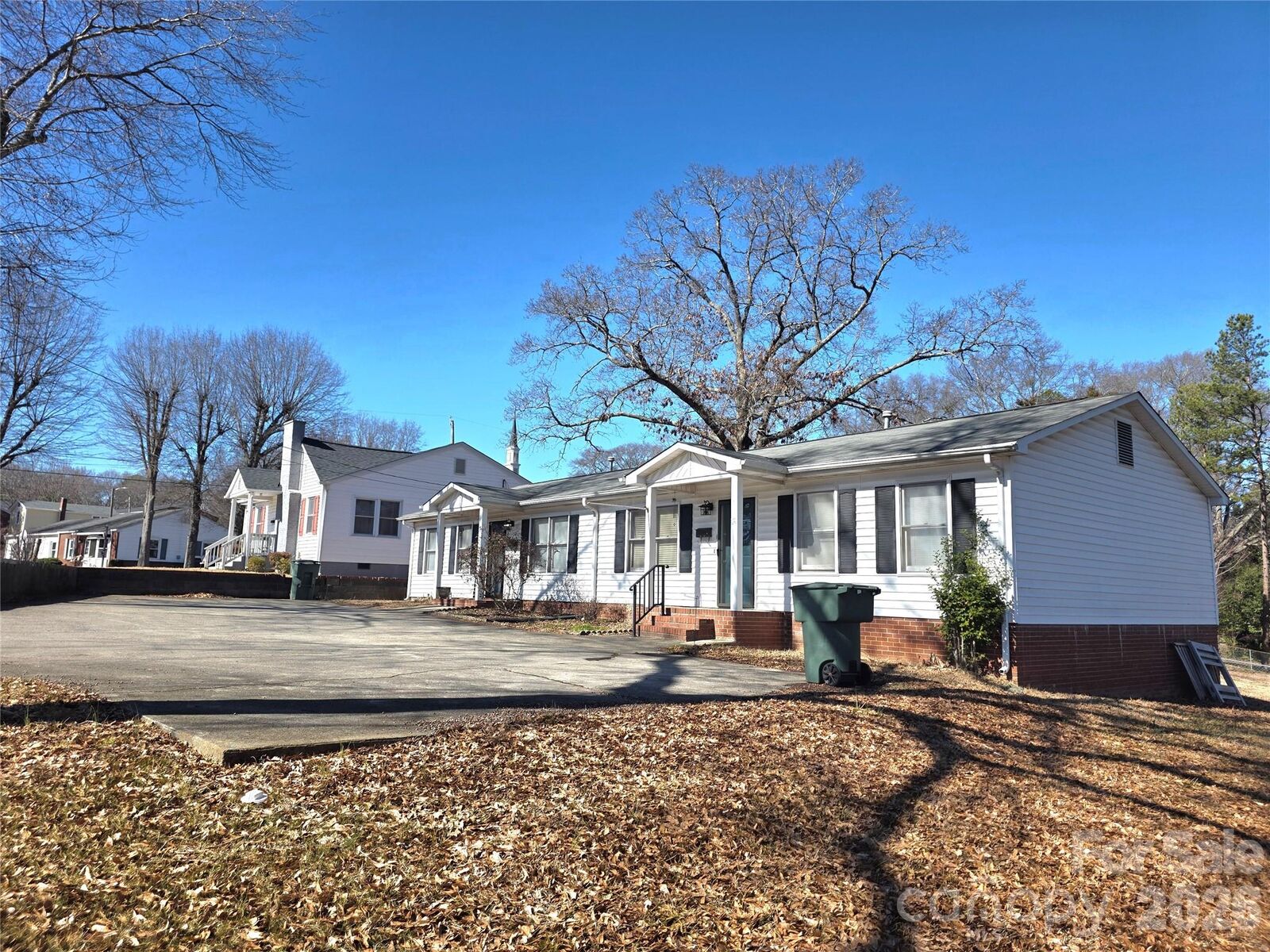 Property Photo: 2110 Twin Avenue NC 28052