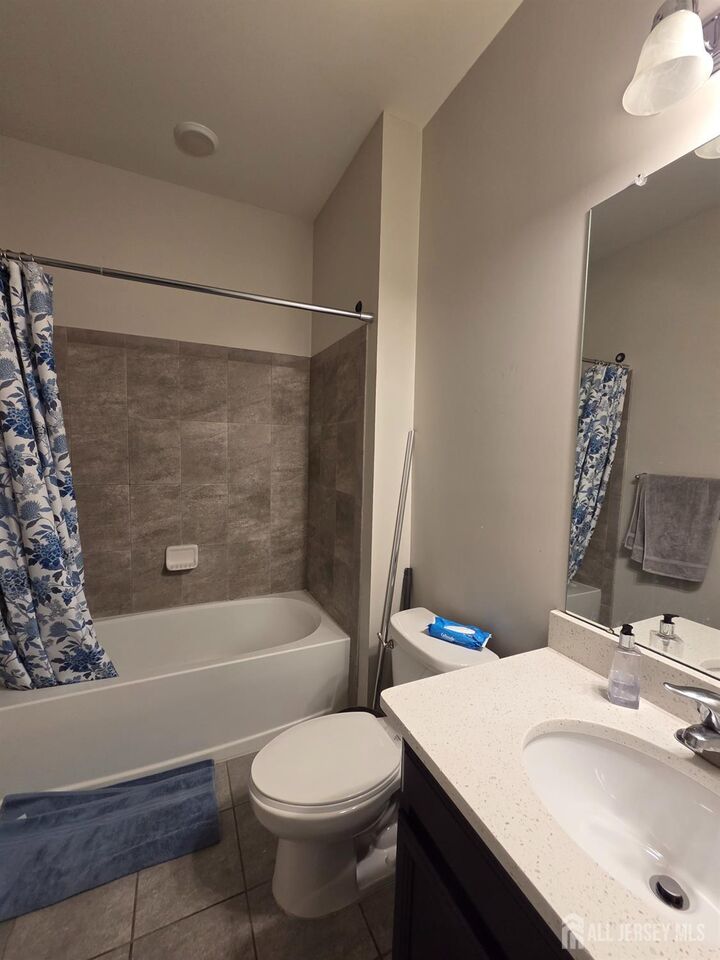 Property Photo:  2 Bond Street  NJ 08902 