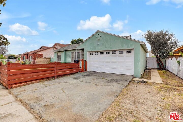 Property Photo: 8759 Snowden Ave CA 91331