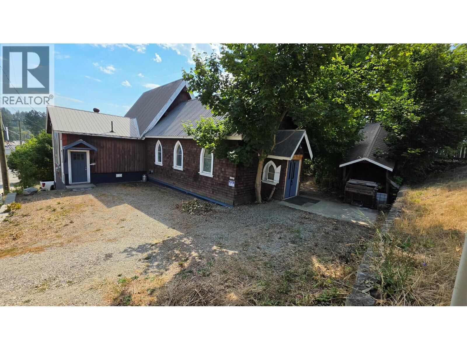 Property Photo: 2193 Park Avenue BC V0E 2G0