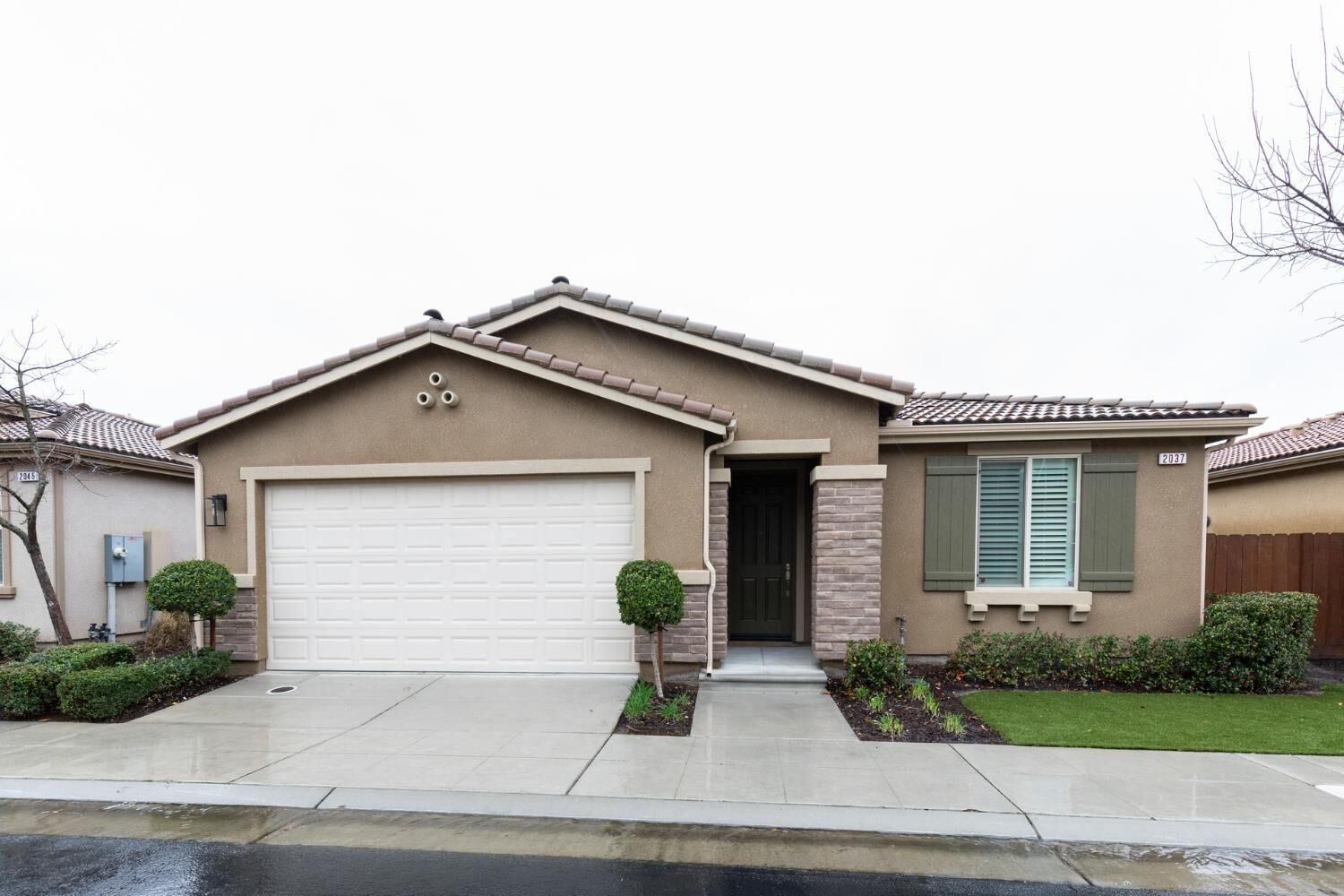 Property Photo:  2037 E Christensen Drive  CA 93730 