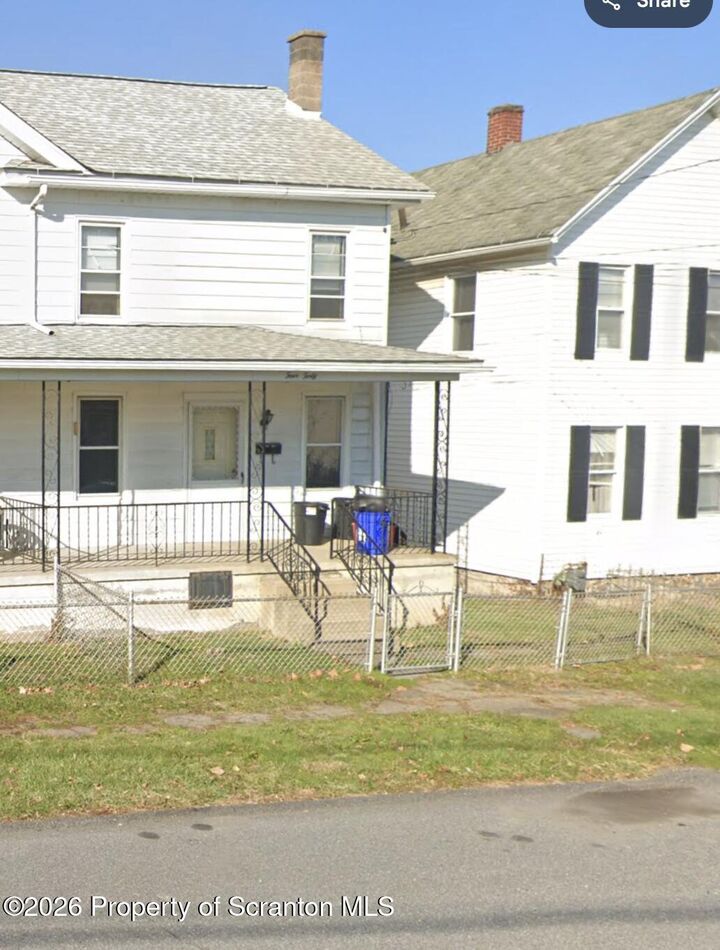 Property Photo:  