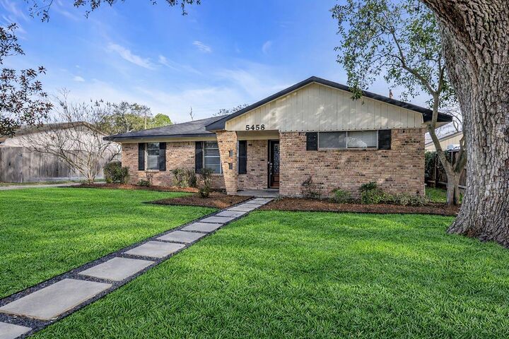 Property Photo:  5458 Ariel Street  TX 77096 