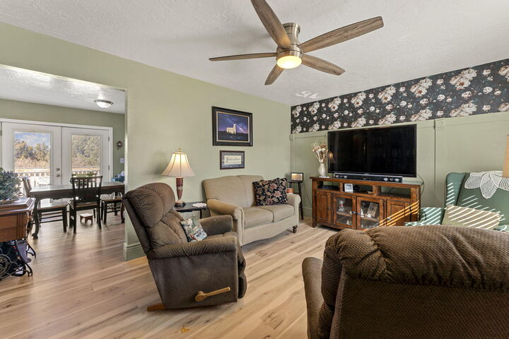 Property Photo:  556 W Pinewood Dr  UT 84720 